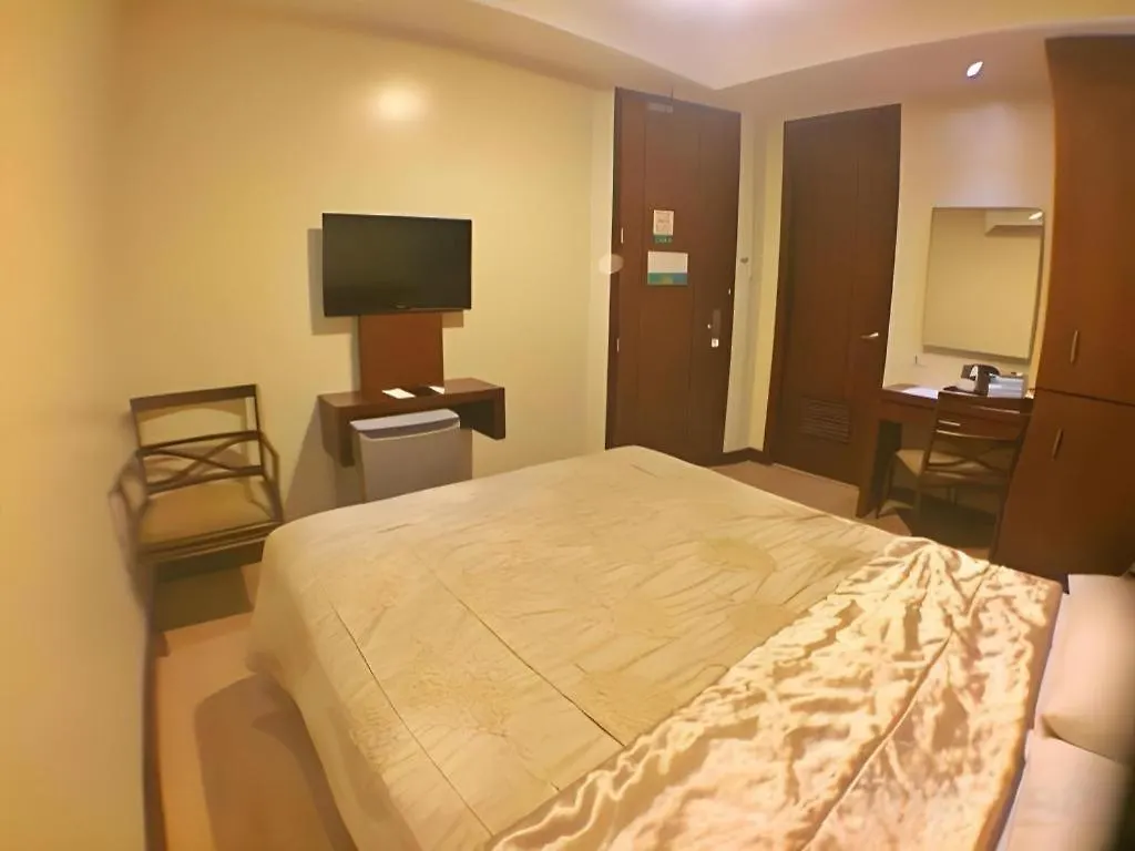 Mansion Garden Hotel Олонгапо Филиппины