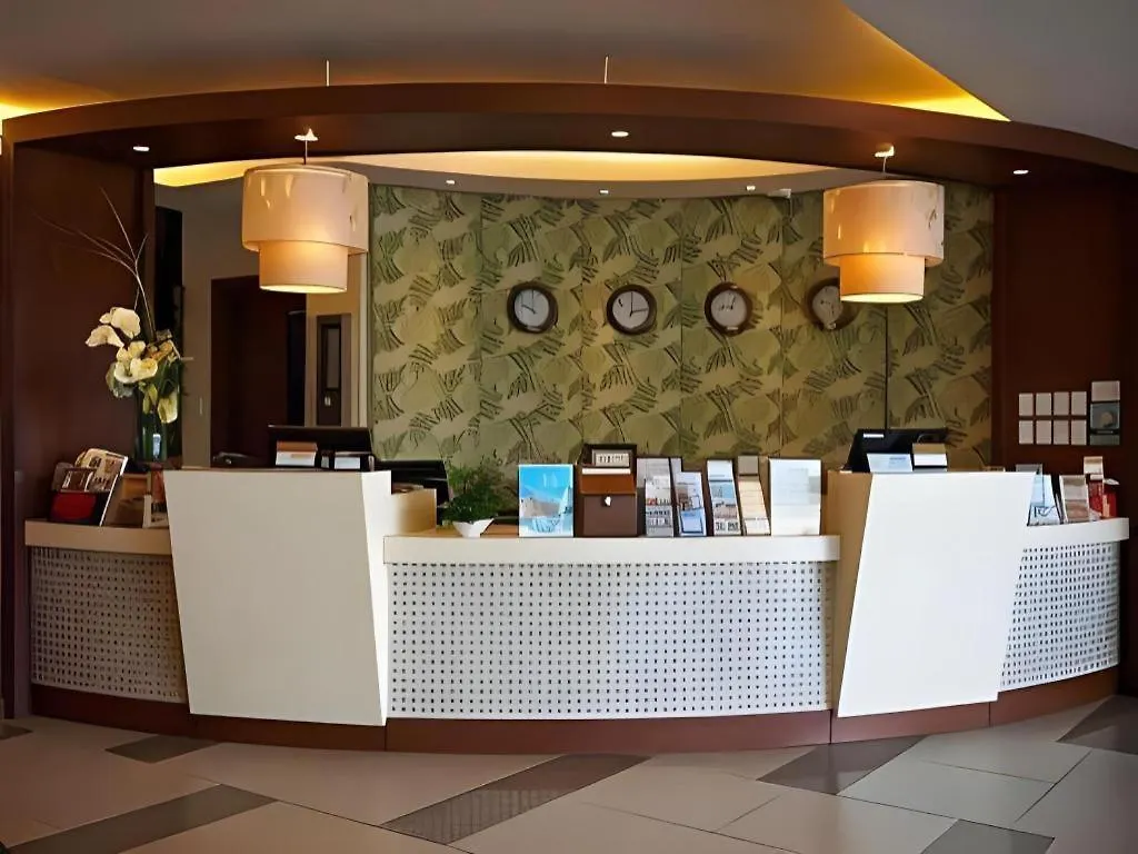 Mansion Garden Hotel Olongapo 4*,