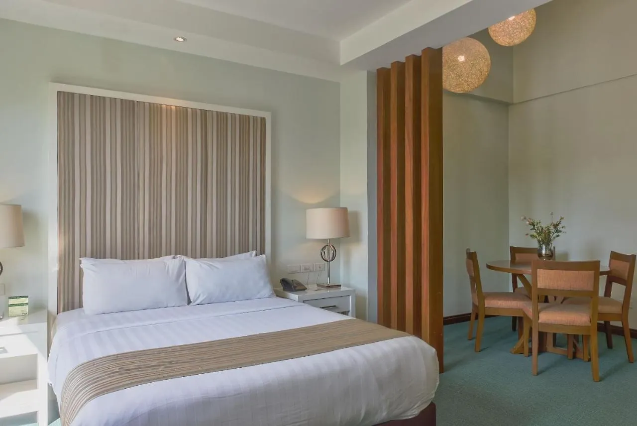 Mansion Garden Hotel Олонгапо 4*,  Филиппины
