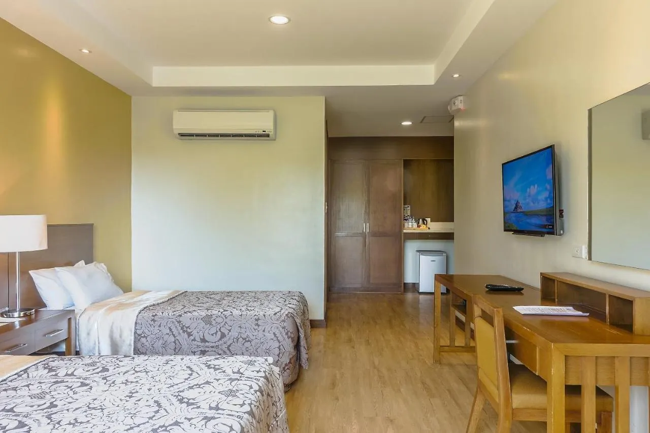 Mansion Garden Hotel Olongapo 4*,